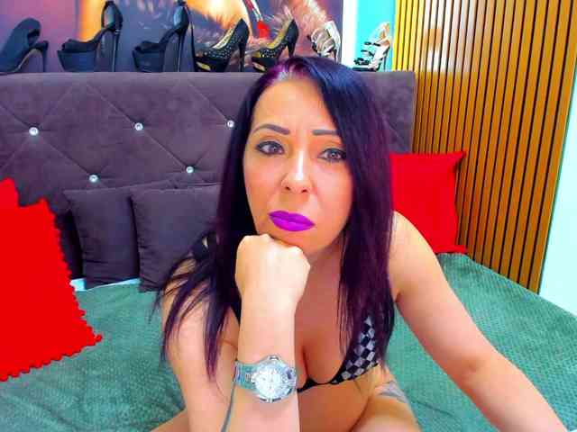 LauraSinFull webcam