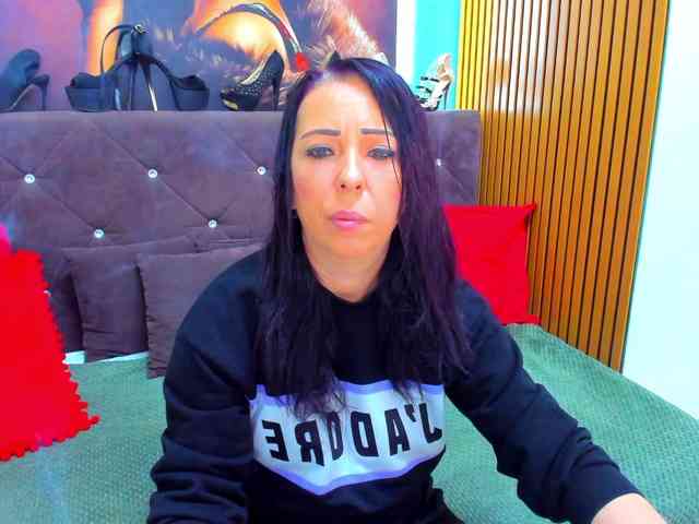 LauraSinFull webcam