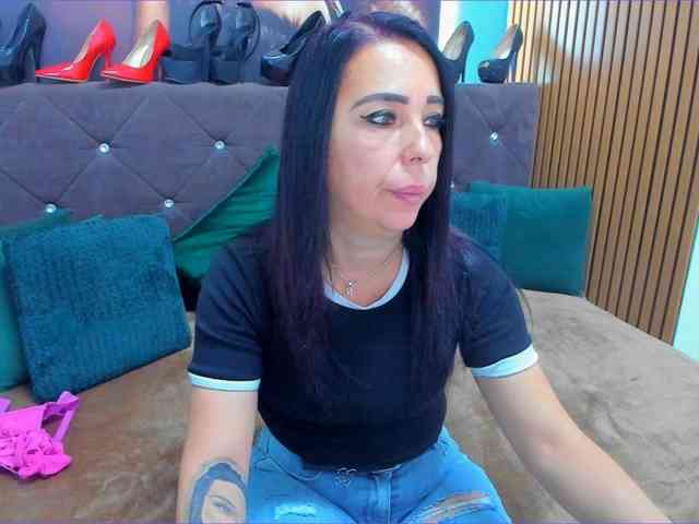LauraSinFull