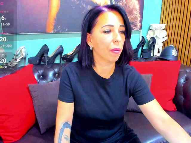 LauraSinFull webcam