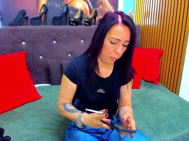 LauraSinFull webcam