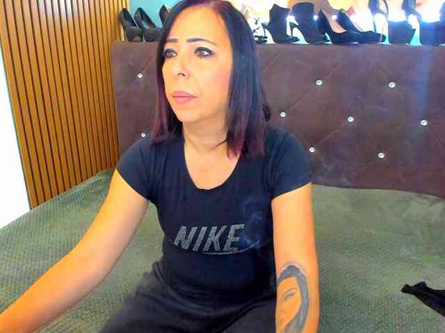 LauraSinFull