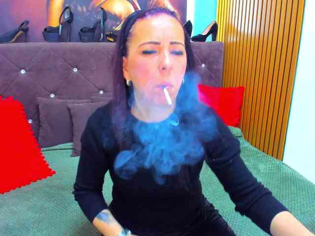 LauraSinFull