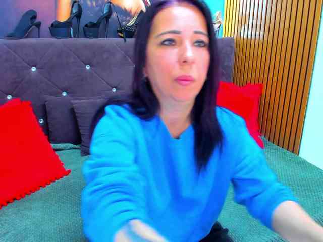LauraSinFull