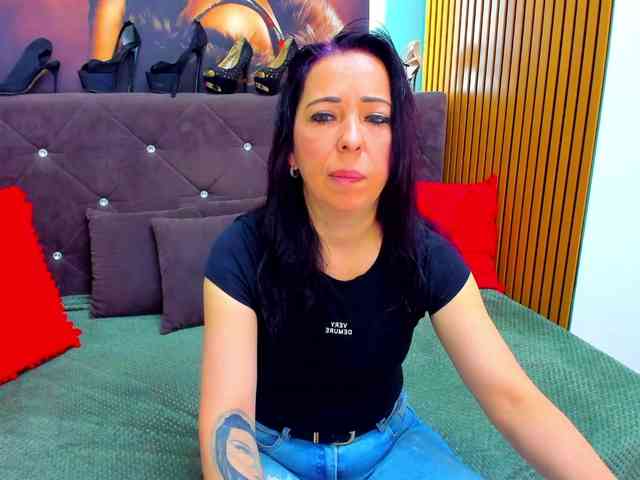 LauraSinFull