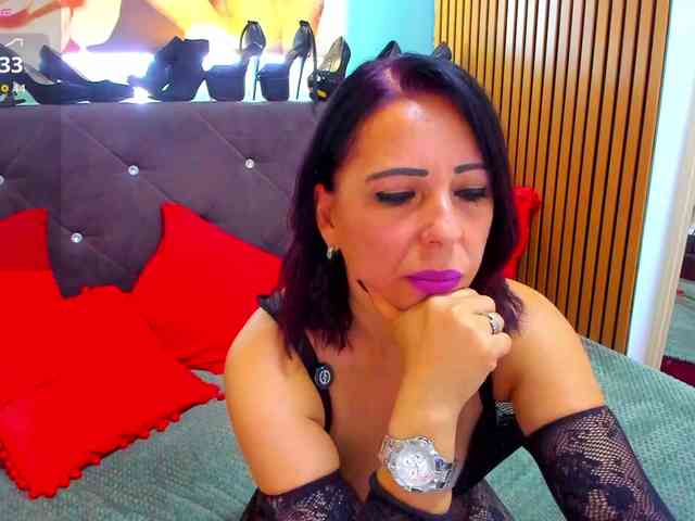 LauraSinFull webcam