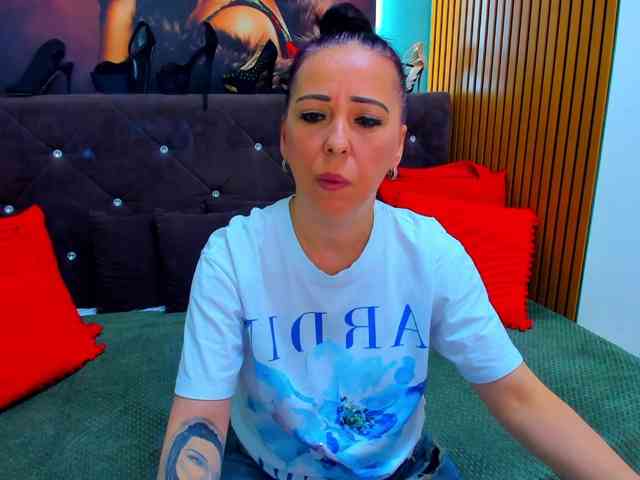 LauraSinFull