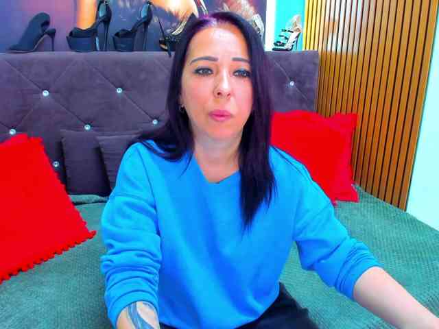 LauraSinFull webcam