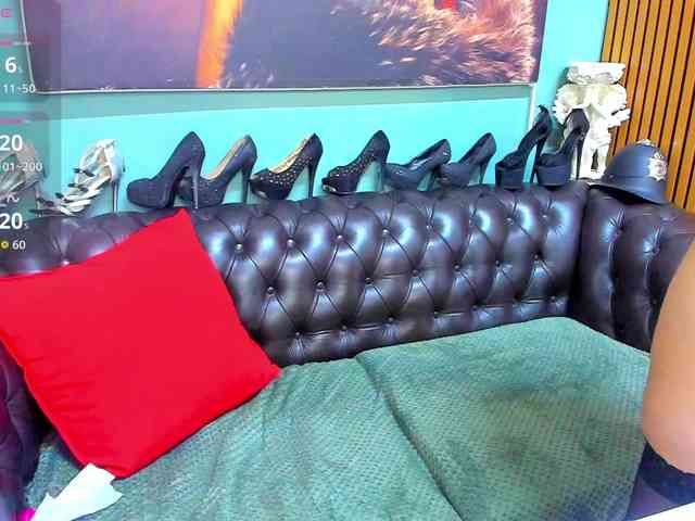 LauraSinFull webcam