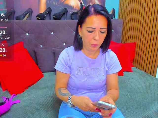 LauraSinFull