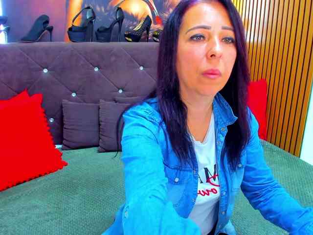 LauraSinFull webcam