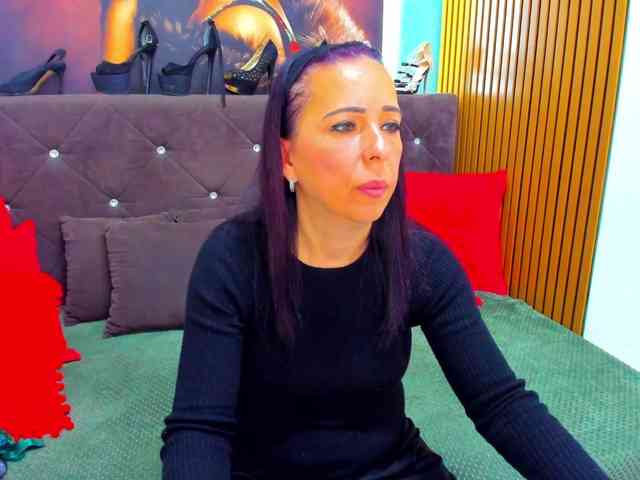 LauraSinFull