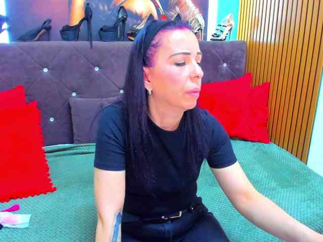 LauraSinFull webcam