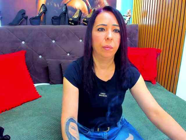 LauraSinFull webcam