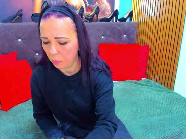 LauraSinFull