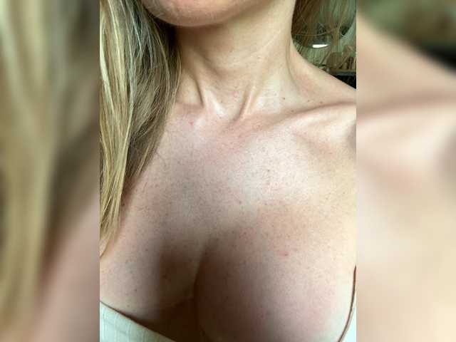 -AfricaYaa- live webcam show
