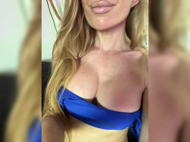 -AfricaYaa- live cam on BongaCams