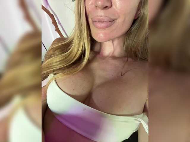 -AfricaYaa- live cam on BongaCams
