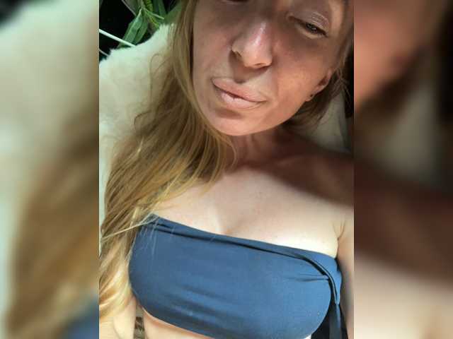 -AfricaYaa- live cam on BongaCams