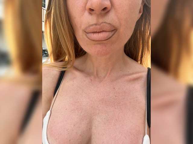 -AfricaYaa- live cam on BongaCams