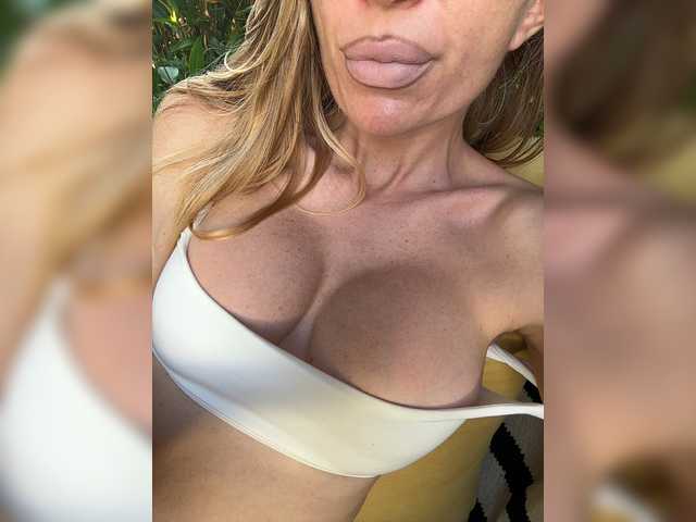 -AfricaYaa- live cam on BongaCams