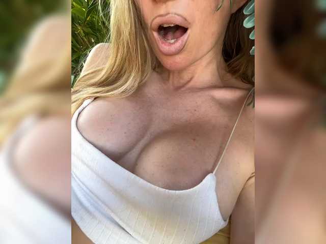 -AfricaYaa- live cam on BongaCams
