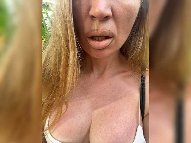 -AfricaYaa- live cam on BongaCams