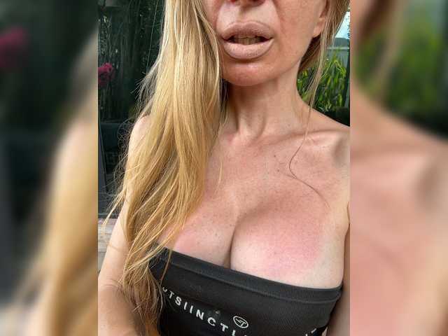 -AfricaYaa- live cam on BongaCams