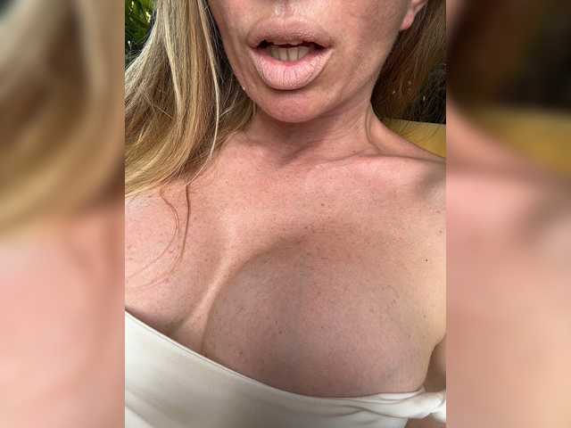-AfricaYaa- live cam on BongaCams