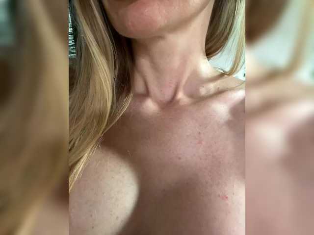 -AfricaYaa- live cam on BongaCams