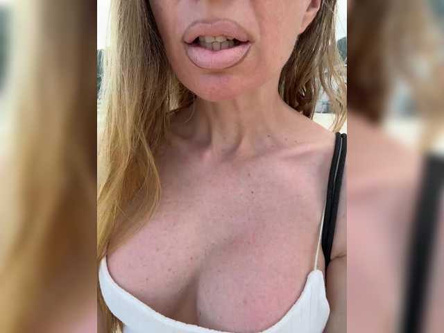 -AfricaYaa- live cam on BongaCams