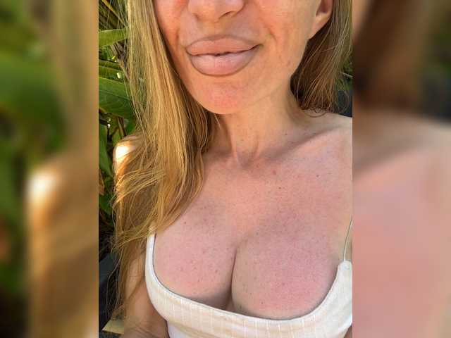 -AfricaYaa- live cam on BongaCams
