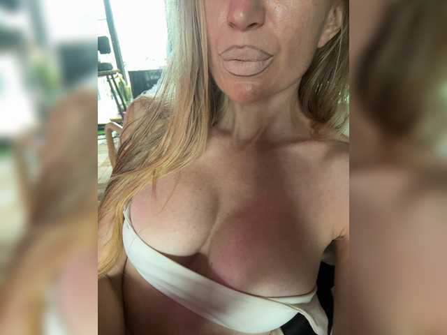 -AfricaYaa- live cam on BongaCams