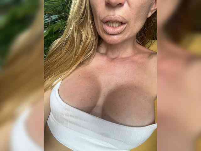 Modella: -AfricaYa-