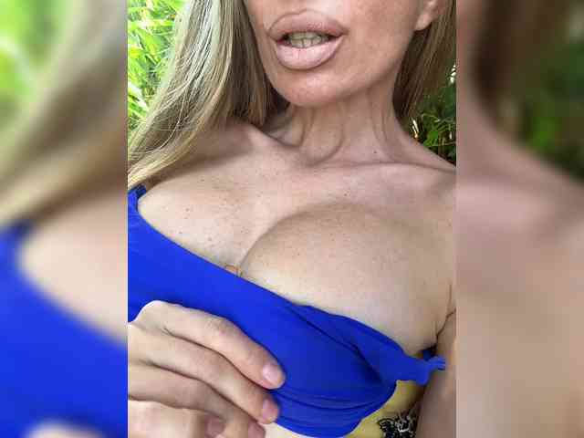 -AfricaYaa- Live Webcam on BongaCams