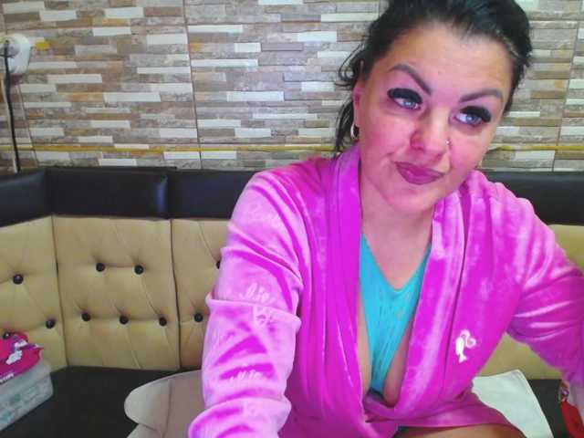 Yanisa28