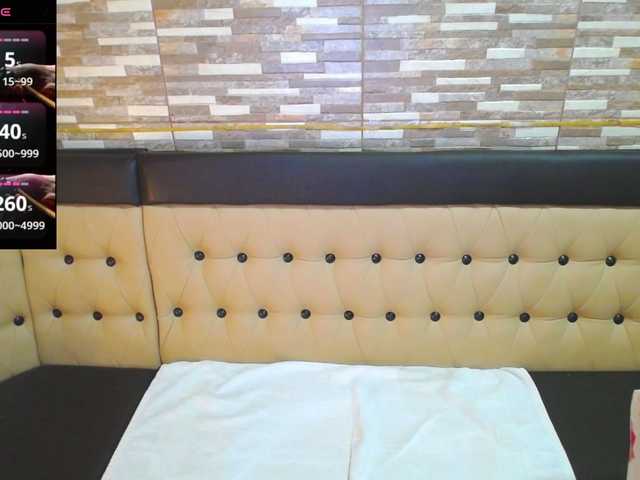 Yanisa28's BongaCams show and profile