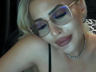 lovelyblondyx