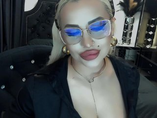 lovelyblondyx