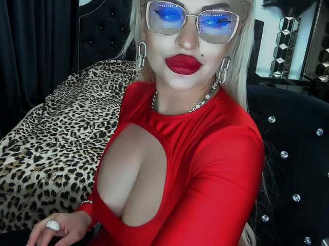 lovelyblondyx