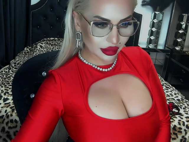 lovelyblondyx live sex