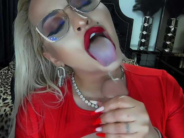 lovelyblondyx