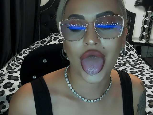 lovelyblondyx