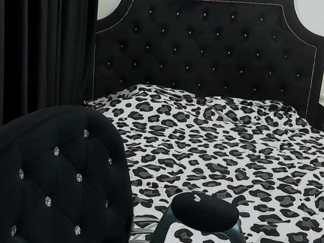 lovelyblondyx online