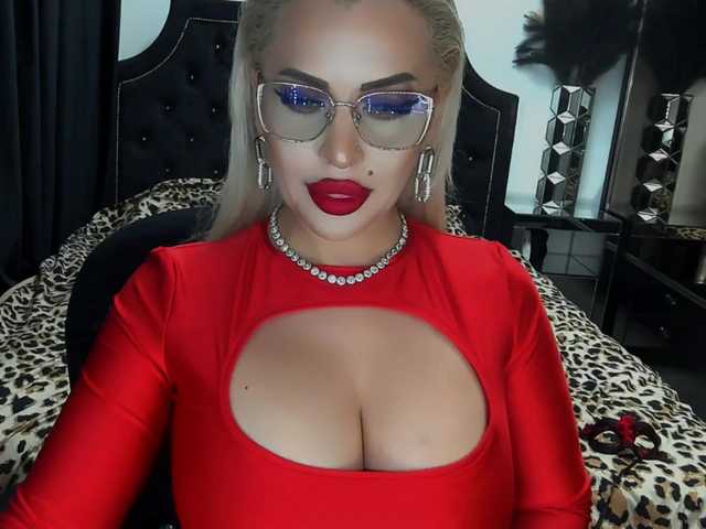 lovelyblondyx