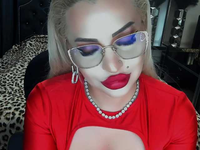 lovelyblondyx live sex show