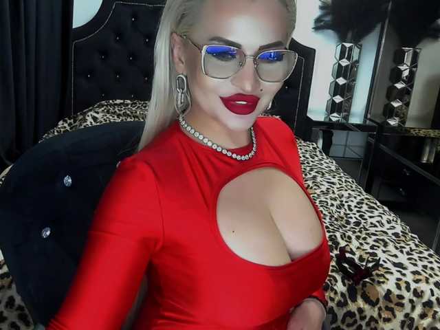 lovelyblondyx