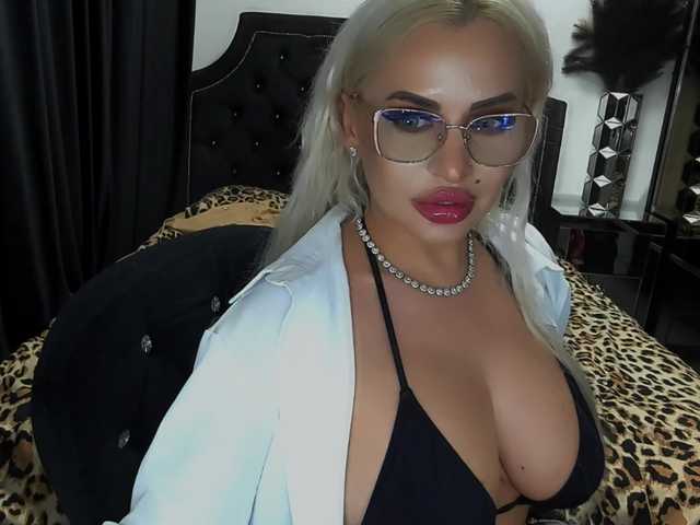 lovelyblondyx