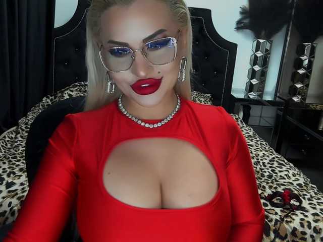 lovelyblondyx