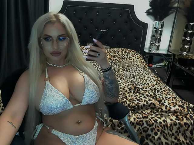 lovelyblondyx